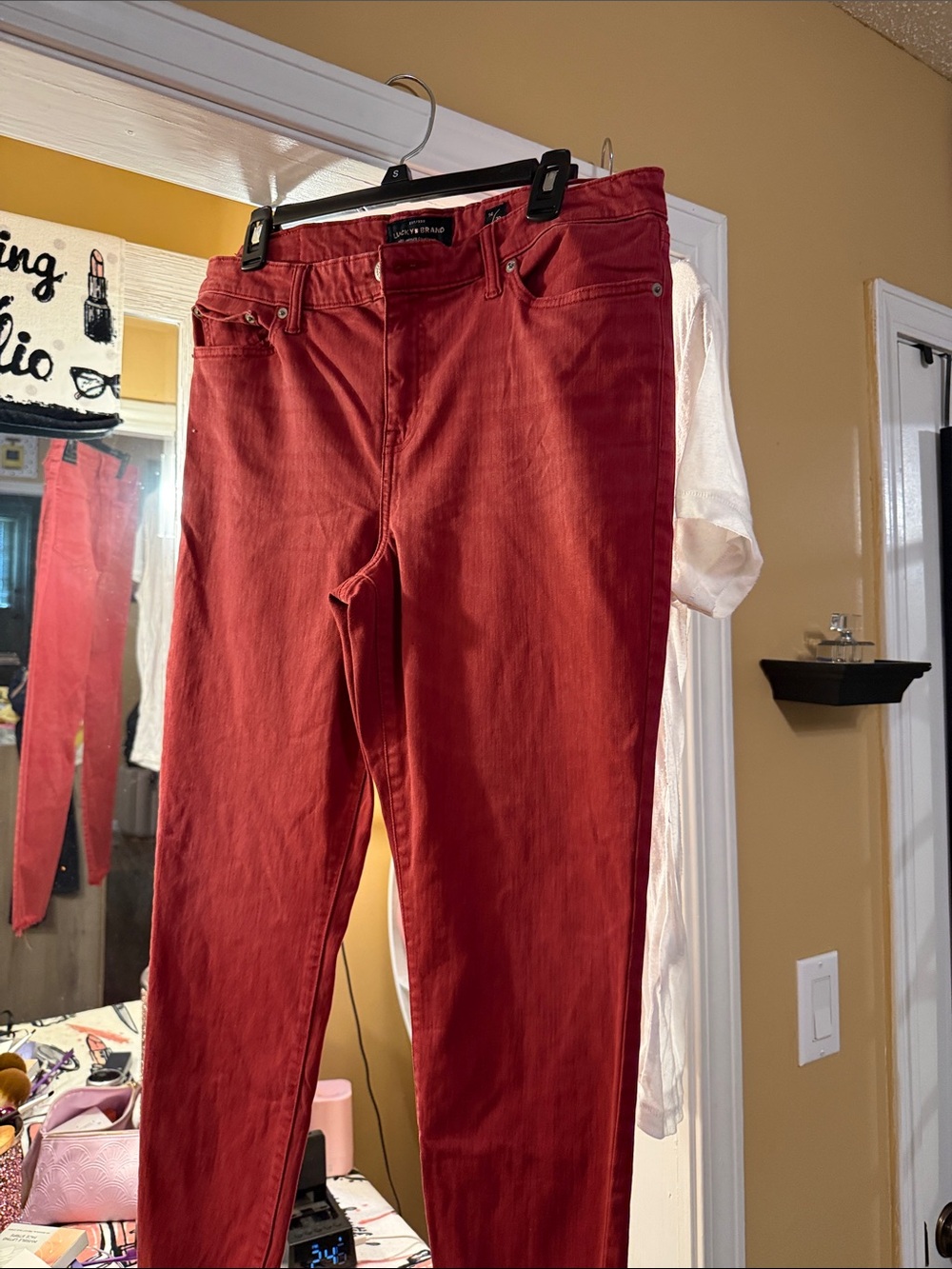 Lucky Brand Women ankle jeans wt lucky brand tee .